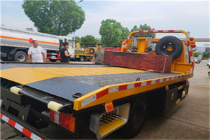 娄底附近拖车电话号码服务