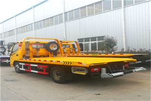 娄底附近拖车救援搭电